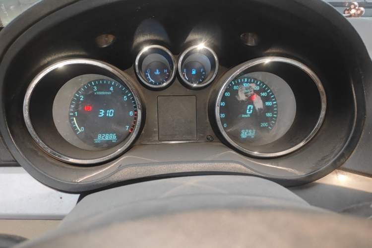 Used CHANGAN KAICHENG Ruixing M90 2016 2.0L Comfort Edition 4G94S Instrument Cluster