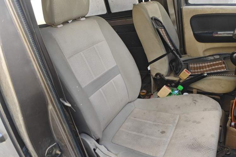 Used CHANGAN KAICHENG Ruixing M90 2016 2.0L Comfort Edition 4G94S Left Rear Seat