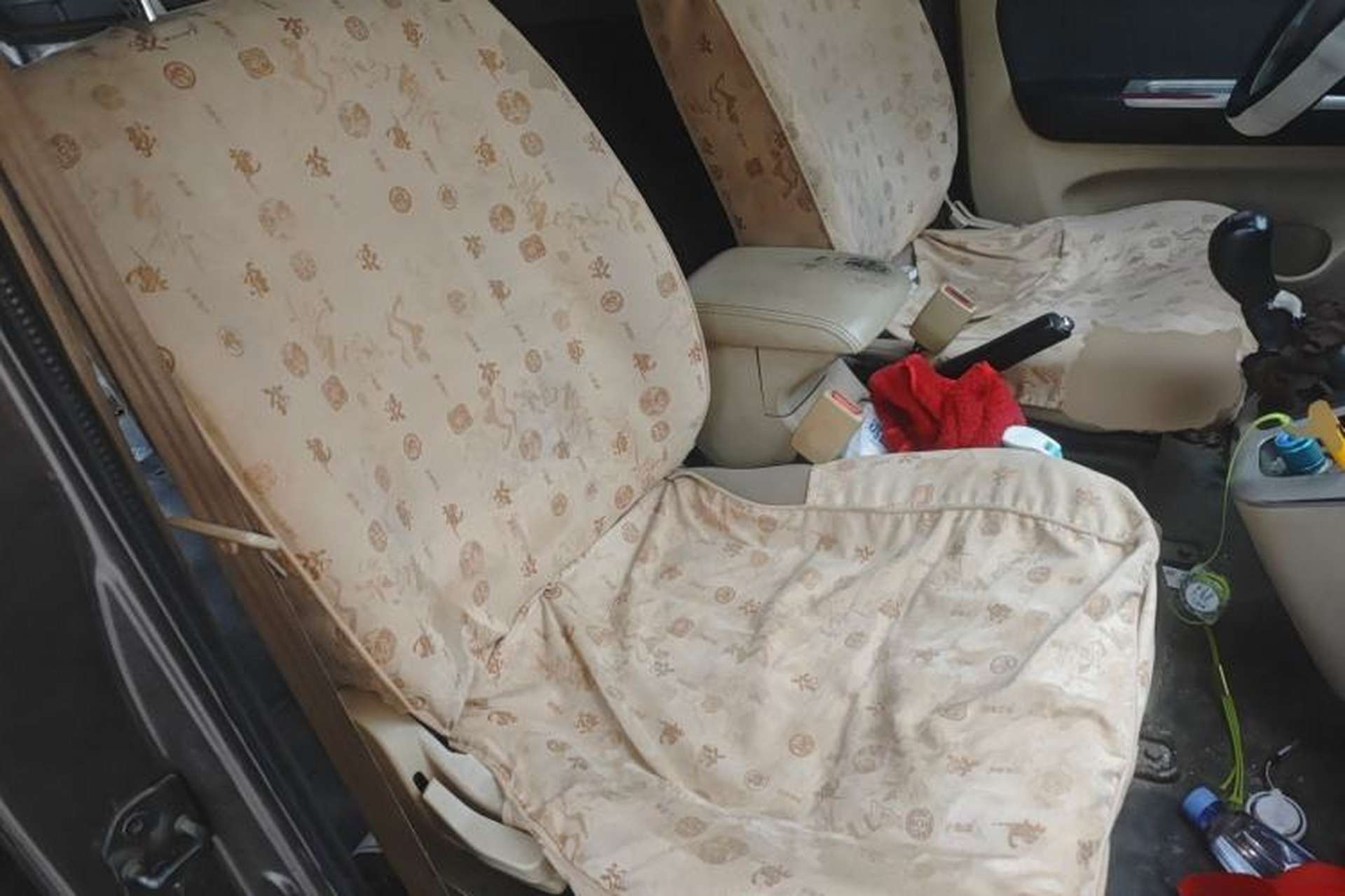 Used CHANGAN KAICHENG Ruixing M90 2016 2.0L Comfort Edition 4G94S Left Rear Seat