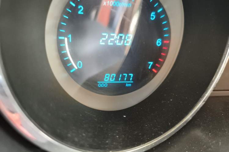 Used CHANGAN KAICHENG Ruixing M90 2016 2.0L Comfort Edition 4G94S Odometer Close Up