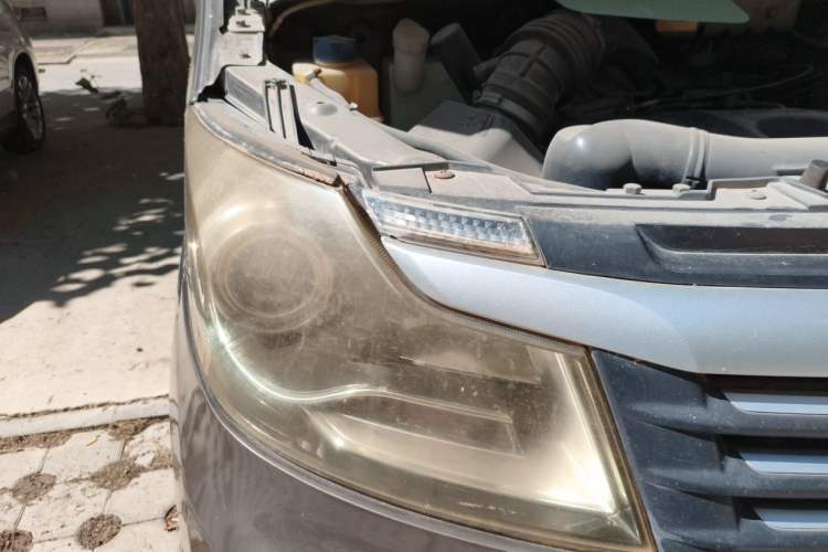 Used CHANGAN KAICHENG Ruixing M90 2016 2.0L Comfort Edition 4G94S Right Front Headlight