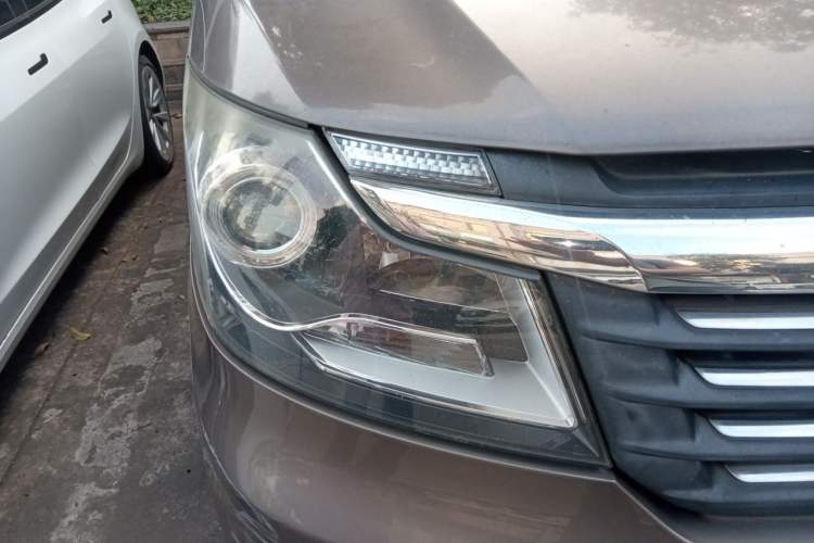 Used CHANGAN KAICHENG Ruixing M90 2016 2.0L Standard Version 4G94S Right Front Headlight