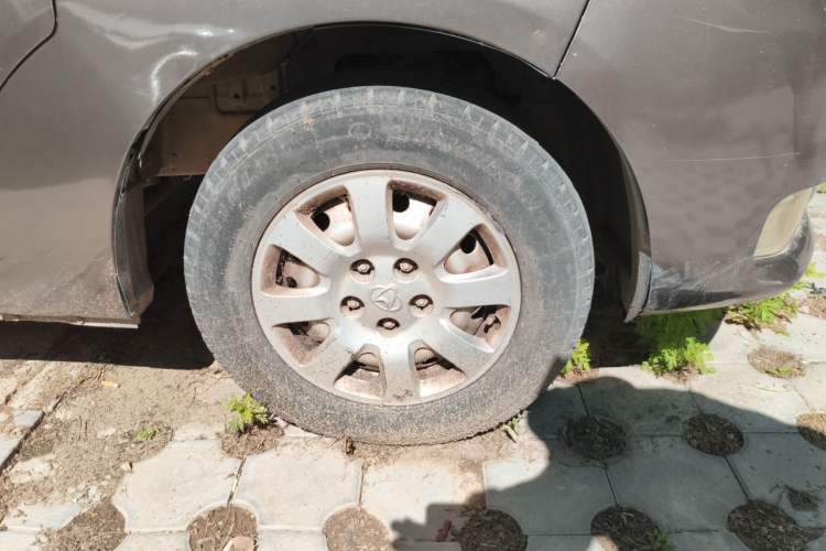 Used CHANGAN KAICHENG Ruixing M90 2016 2.0L Comfort Edition 4G94S Right Front Wheel Hub