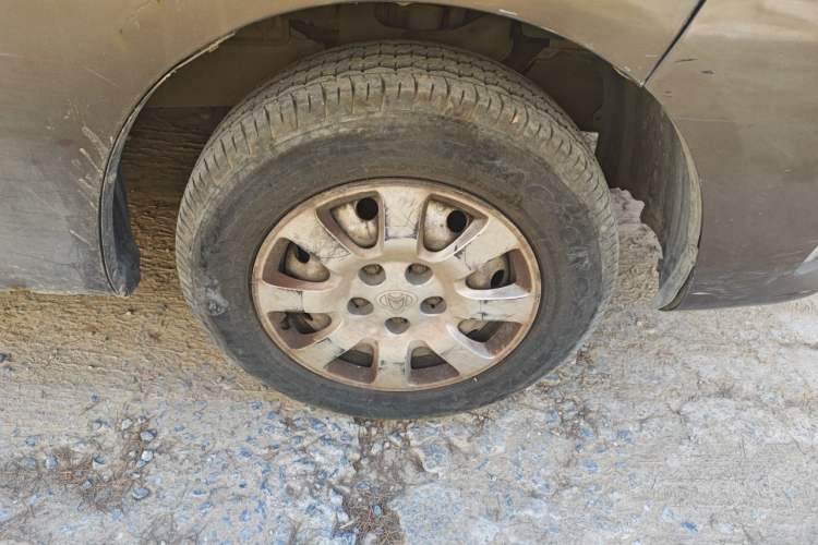 Used CHANGAN KAICHENG Ruixing M90 2016 2.0L Comfort Edition 4G94S Right Front Wheel Hub