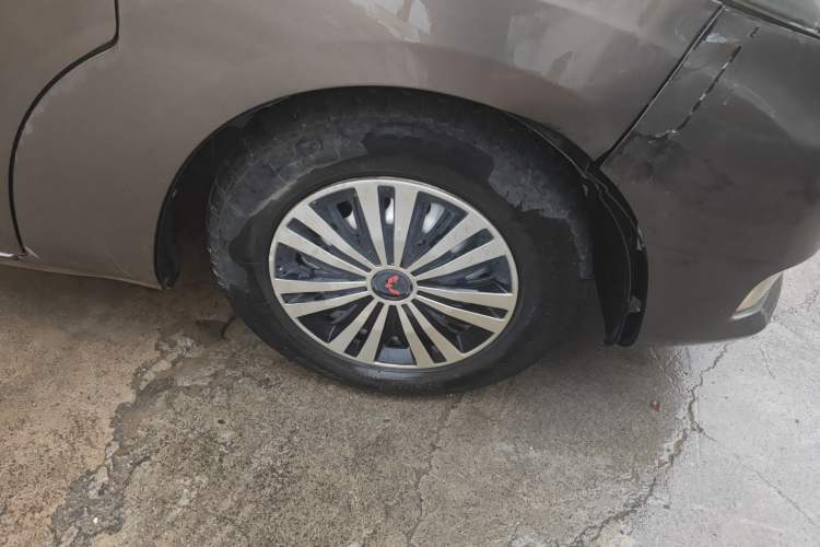 Used CHANGAN KAICHENG Ruixing M90 2016 2.0L Comfort Edition 4G94S Right Front Wheel Hub