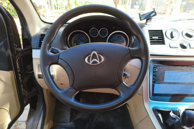 Used CHANGAN KAICHENG Ruixing M90 2016 2.0L Comfort Edition 4G94S Steering Wheel