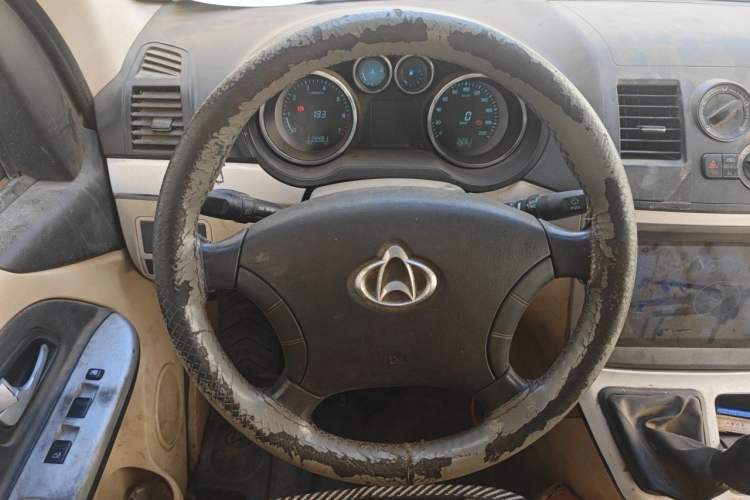 Used CHANGAN KAICHENG Ruixing M90 2016 2.0L Comfort Edition 4G94S Steering Wheel