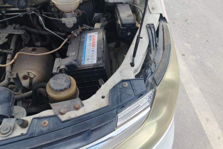 Used CHANGAN KAICHENG Ruixing M90 2016 2.0L Comfort Edition 4G94S Engine Bay Left