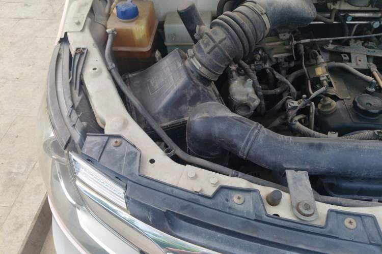 Used CHANGAN KAICHENG Ruixing M90 2016 2.0L Comfort Edition 4G94S Engine Bay Right