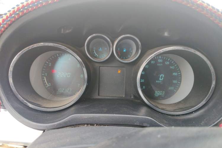 Used CHANGAN KAICHENG Ruixing M90 2016 2.0L Comfort Edition 4G94S Instrument Cluster