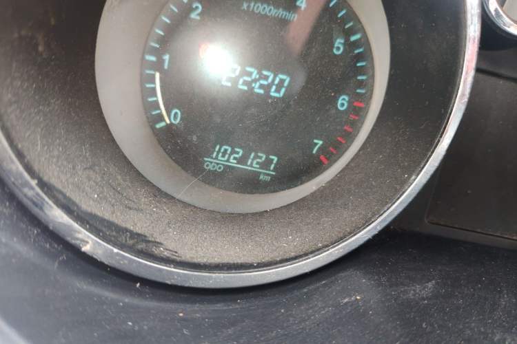 Used CHANGAN KAICHENG Ruixing M90 2016 2.0L Comfort Edition 4G94S Odometer Close Up