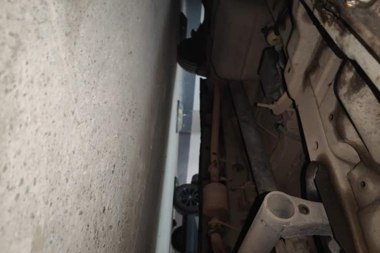 Used CHANGAN KAICHENG Ruixing M90 2016 2.0L Comfort Edition 4G94S Chassis Front Right