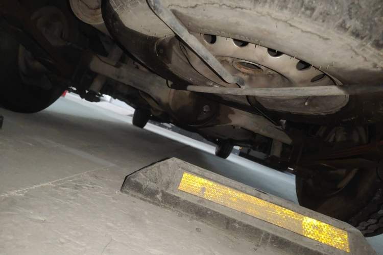 Used CHANGAN KAICHENG Ruixing M90 2016 2.0L Comfort Edition 4G94S Chassis Rear