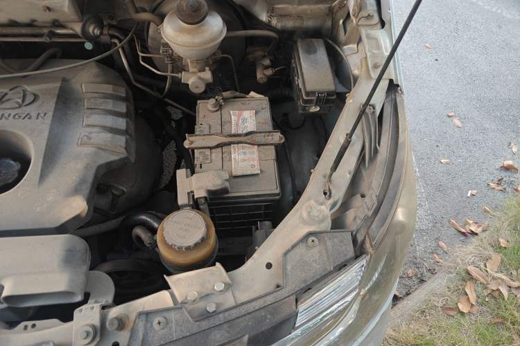 Used CHANGAN KAICHENG Ruixing M90 2016 2.0L Standard Version 4G94S Engine Bay Left