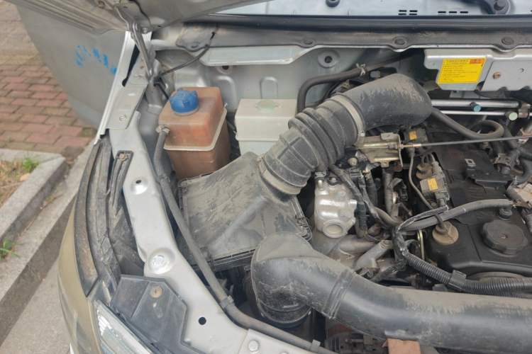 Used CHANGAN KAICHENG Ruixing M90 2016 2.0L Comfort Edition 4G94S Engine Bay Right