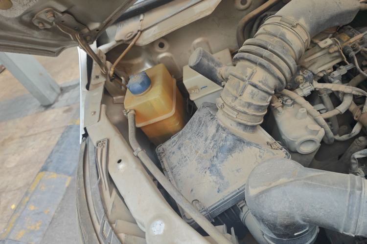 Used CHANGAN KAICHENG Ruixing M90 2016 2.0L Standard Version 4G94S Engine Bay Right