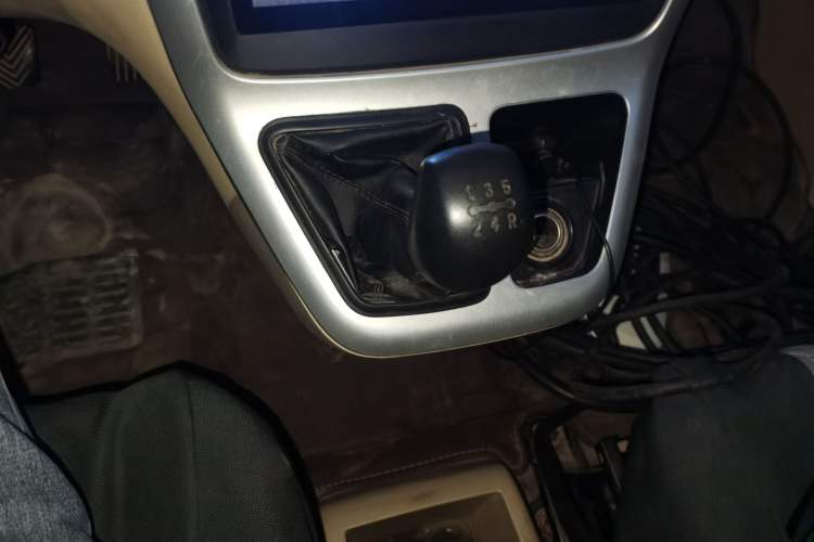 Used CHANGAN KAICHENG Ruixing M90 2016 2.0L Standard Version 4G94S Gear Lever