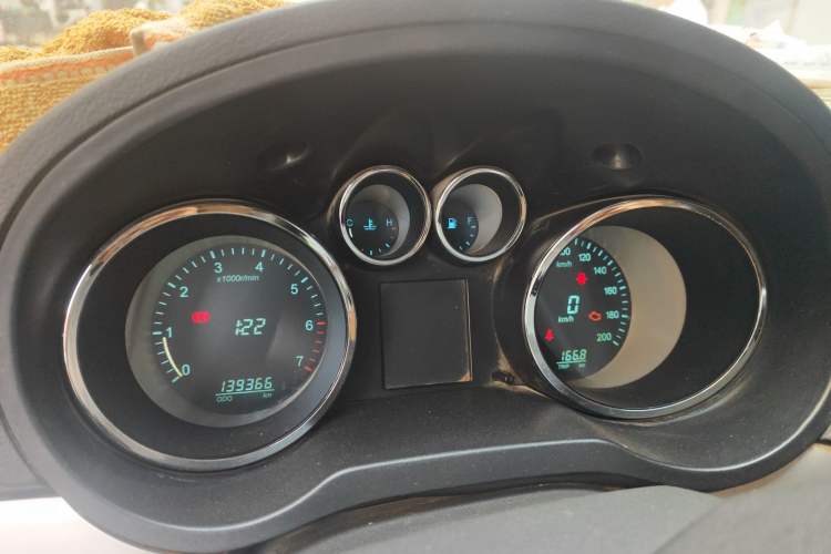 Used CHANGAN KAICHENG Ruixing M90 2016 2.0L Standard Version 4G94S Instrument Cluster