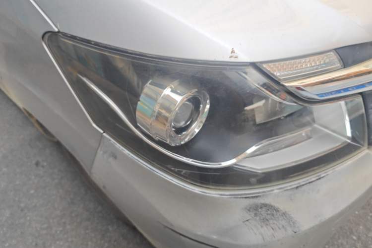 Used CHANGAN KAICHENG Ruixing M90 2016 2.0L Standard Version 4G94S Right Front Headlight
