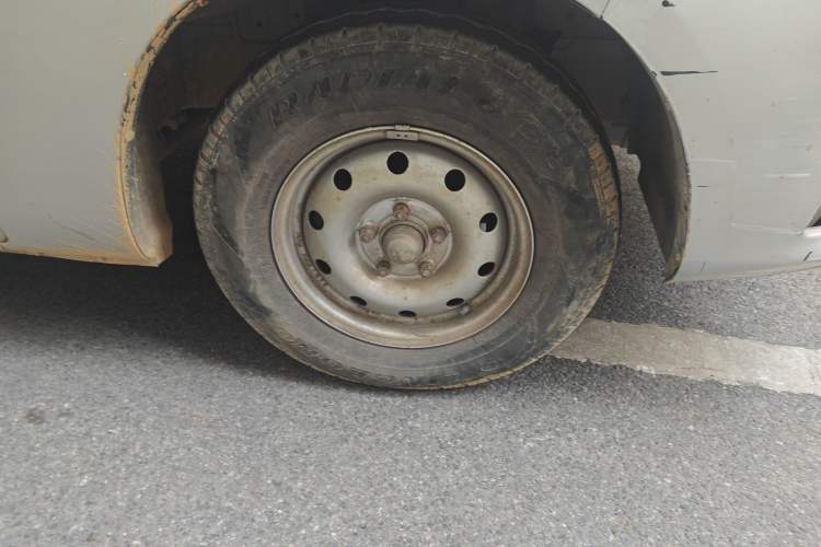 Used CHANGAN KAICHENG Ruixing M90 2016 2.0L Standard Version 4G94S Right Front Wheel Hub
