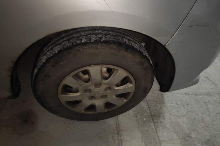 Used CHANGAN KAICHENG Ruixing M90 2016 2.0L Comfort Edition 4G94S Right Front Wheel Hub