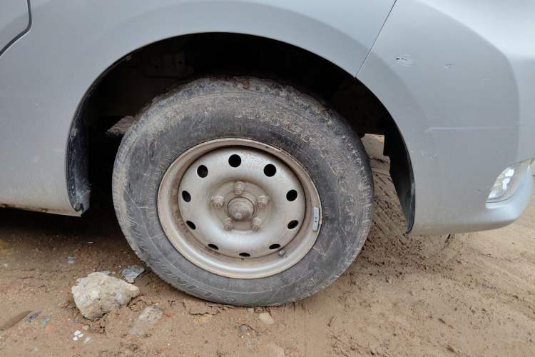 Used CHANGAN KAICHENG Ruixing M90  Right Front Wheel Hub