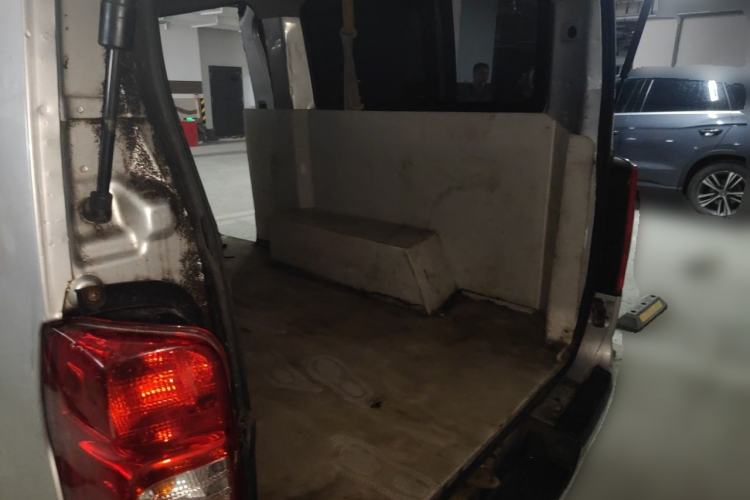 Used CHANGAN KAICHENG Ruixing M90 2016 2.0L Comfort Edition 4G94S Trunk