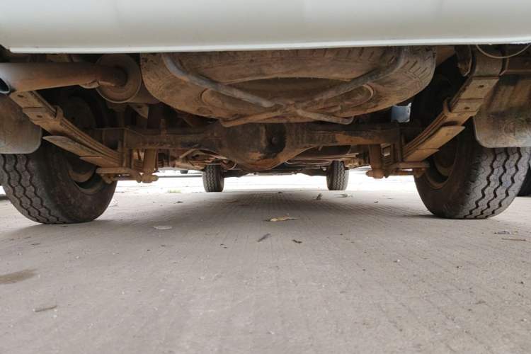 Used CHANGAN KAICHENG Ruixing M90 2016 2.0L Comfort Edition 4G94S Chassis Rear