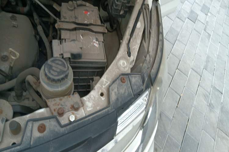 Used CHANGAN KAICHENG Ruixing M90 2016 2.0L Standard Version 4G94S Engine Bay Left