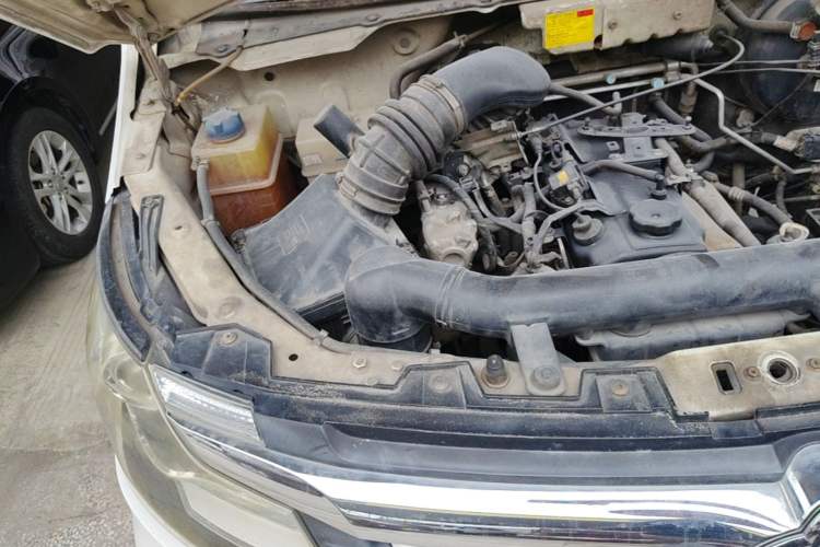 Used CHANGAN KAICHENG Ruixing M90 2016 2.0L Comfort Edition 4G94S Engine Bay Right