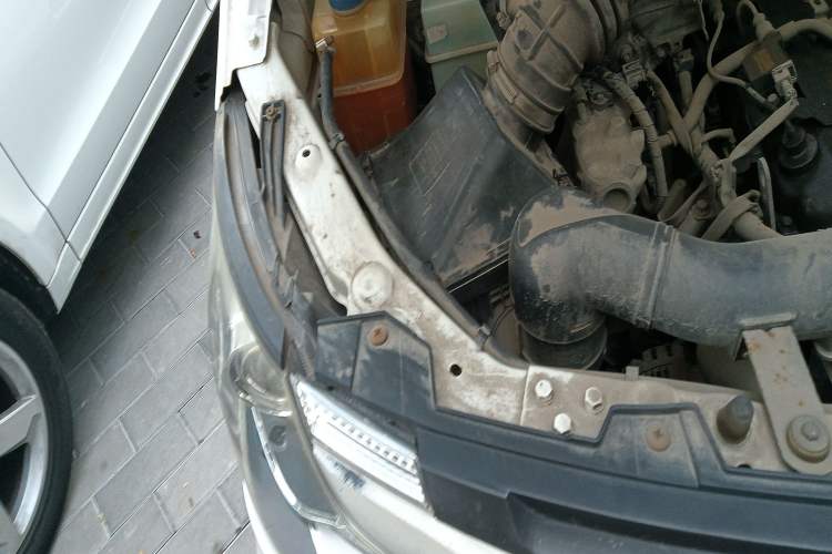 Used CHANGAN KAICHENG Ruixing M90 2016 2.0L Standard Version 4G94S Engine Bay Right