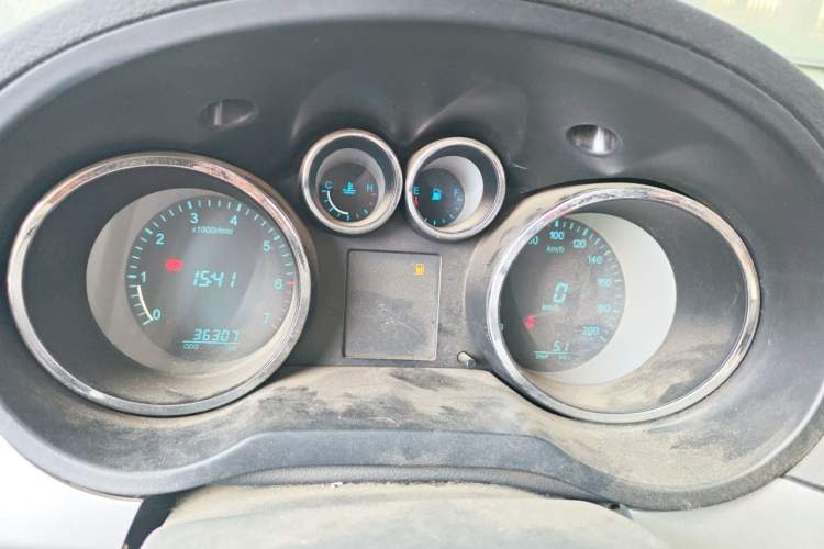 Used CHANGAN KAICHENG Ruixing M90 2016 2.0L Comfort Edition 4G94S Instrument Cluster