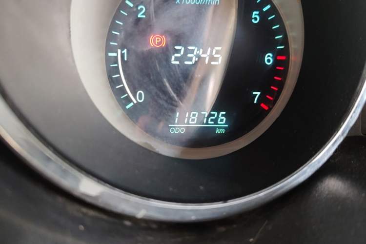 Used CHANGAN KAICHENG Ruixing M90 2016 2.0L Comfort Edition 4G94S Odometer Close Up