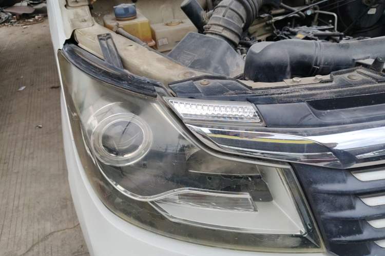 Used CHANGAN KAICHENG Ruixing M90 2016 2.0L Comfort Edition 4G94S Right Front Headlight