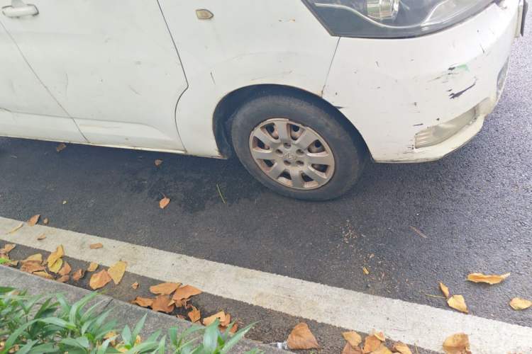 Used CHANGAN KAICHENG Ruixing M90 2016 2.0L Comfort Edition 4G94S Right Front Wheel Hub