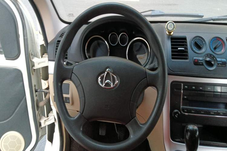 Used CHANGAN KAICHENG Ruixing M90 2016 2.0L Standard Version 4G94S Steering Wheel