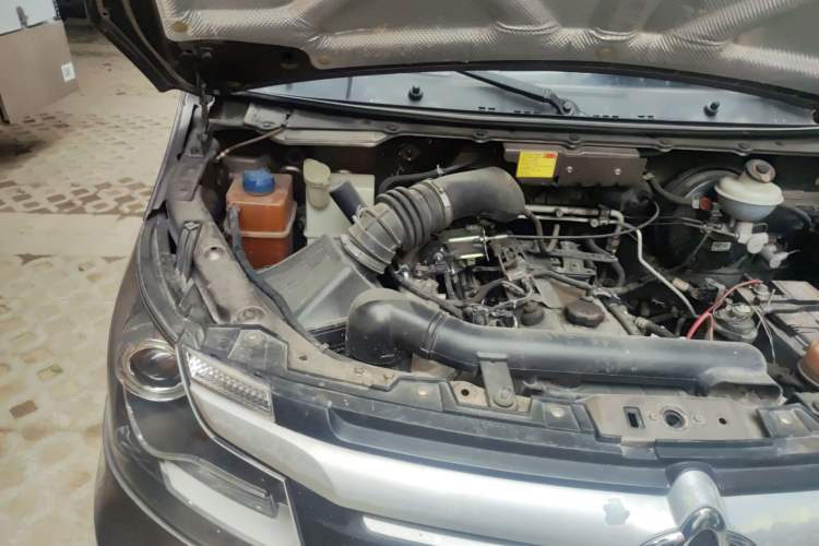 Used CHANGAN KAICHENG Ruixing M90 2017 2.0L Value Edition 6-Seater Hatchback 4G94S Engine Bay Right