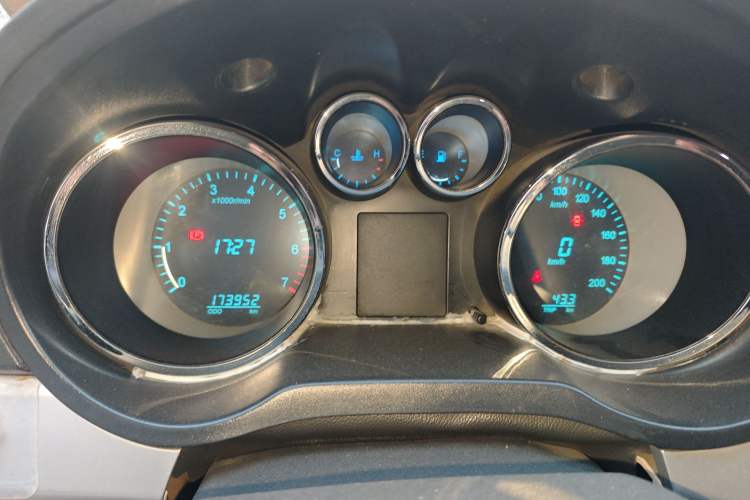 Used CHANGAN KAICHENG Ruixing M90 2017 2.0L Value Edition High-Roof 6-Seater Dual-Swing Doors 4G94S Instrument Cluster