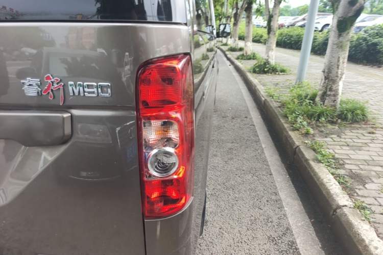 Used CHANGAN KAICHENG Ruixing M90 2017 2.0L Value Edition 7-Seater Hatchback 4G94S Right Rear Taillight
