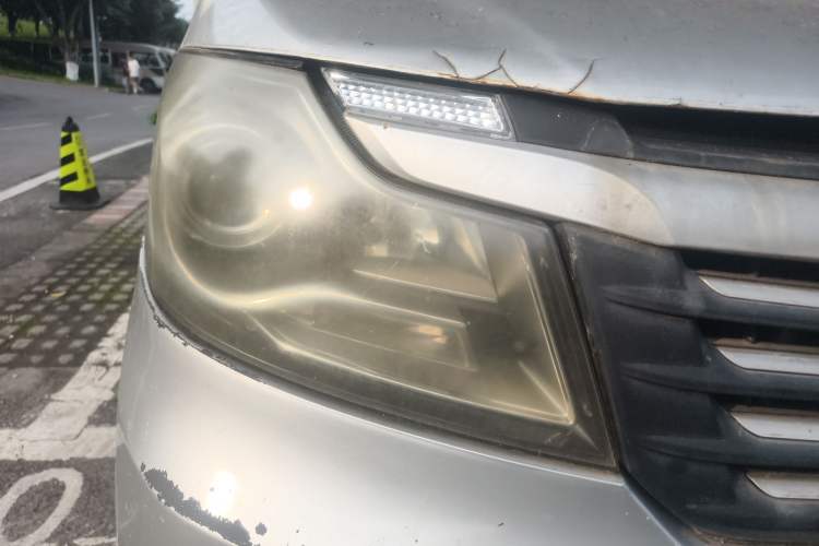 Used CHANGAN KAICHENG Ruixing M90 2017 2.0L Value Edition 6-Seater Hatchback 4G94S Right Front Headlight