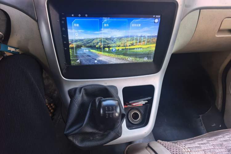Used CHANGAN KAICHENG Ruixing M90 2017 2.0L Value Edition High-Roof 6-Seater Dual-Swing Doors 4G94S Audio And AC Panel