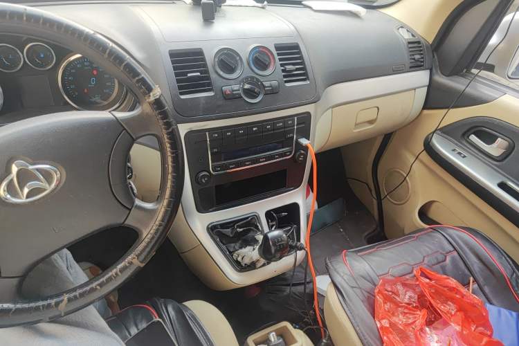 Used CHANGAN KAICHENG Ruixing M90 2017 2.0L Value Edition 6-Seater Hatchback 4G94S Audio And AC Panel