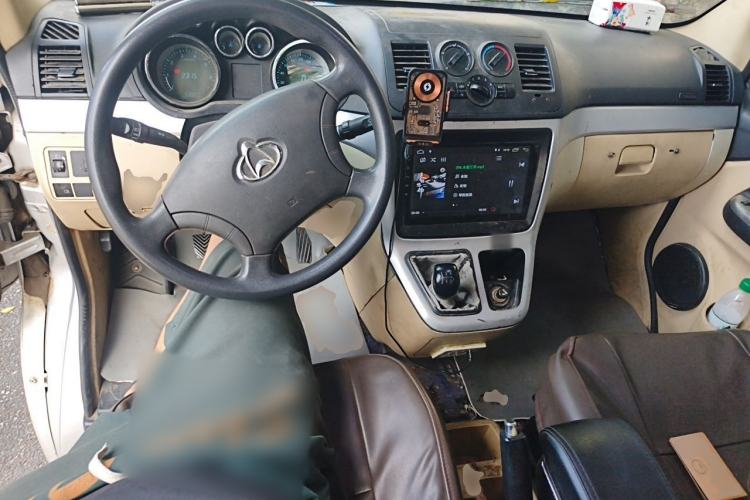Used CHANGAN KAICHENG Ruixing M90 2017 2.0L Value Edition 6-Seater Hatchback 4G94S Center Console