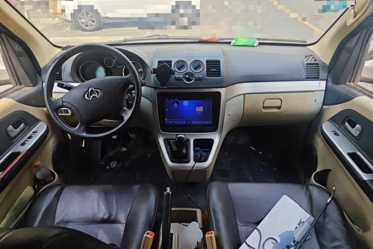 Used CHANGAN KAICHENG Ruixing M90 2017 2.0L Value Edition 6-Seater Hatchback 4G94S Center Console