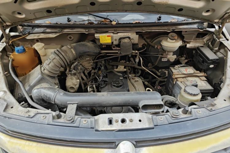 Used CHANGAN KAICHENG Ruixing M90 2017 2.0L Value Edition 6-Seater Hatchback 4G94S Engine Bay