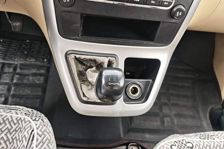 Used CHANGAN KAICHENG Ruixing M90 2017 2.0L Value Edition 6-Seater Hatchback 4G94S Gear Lever
