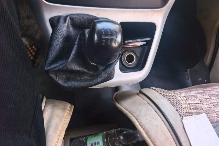 Used CHANGAN KAICHENG Ruixing M90 2017 2.0L Value Edition High-Roof 6-Seater Dual-Swing Doors 4G94S Gear Lever