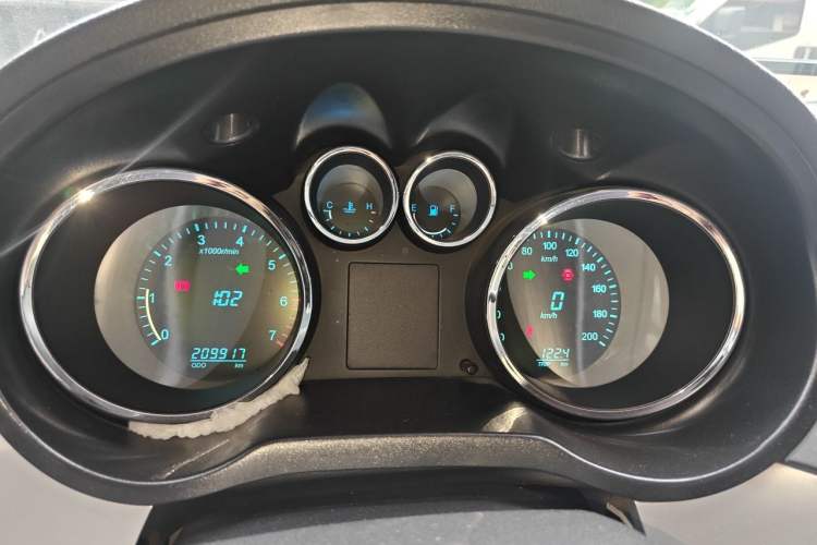 Used CHANGAN KAICHENG Ruixing M90 2017 2.0L Value Edition 6-Seater Hatchback 4G94S Instrument Cluster