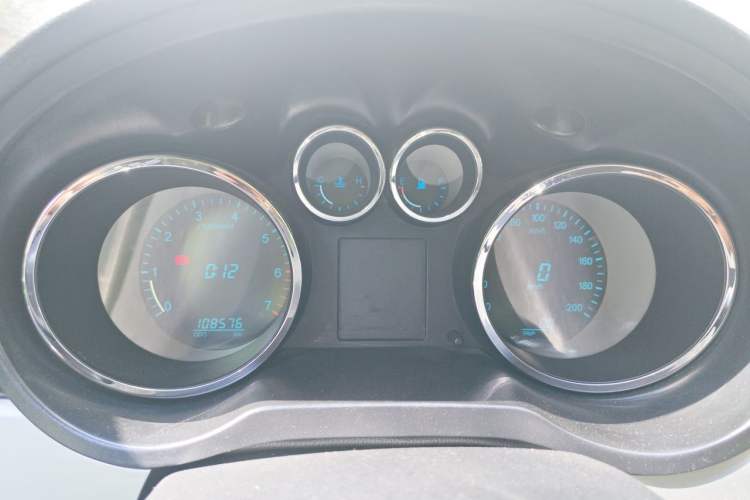 Used CHANGAN KAICHENG Ruixing M90 2017 2.0L Value Edition 6-Seater Hatchback 4G94S Instrument Cluster