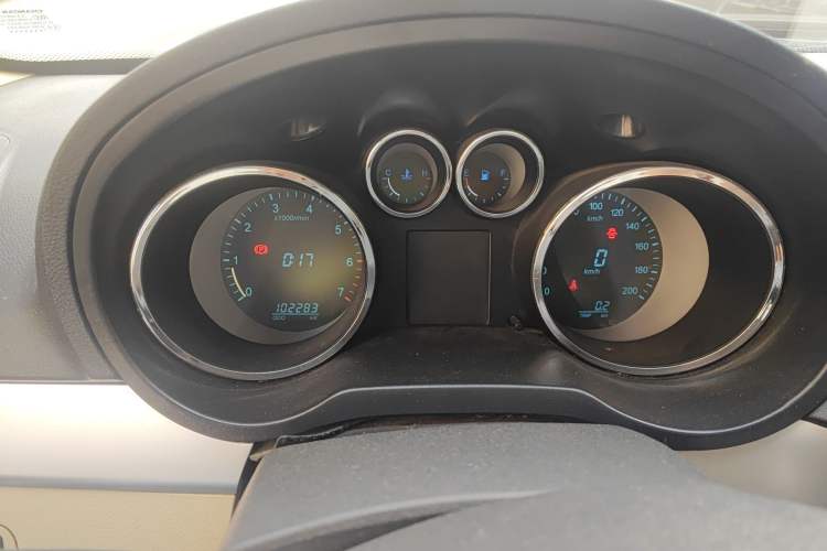 Used CHANGAN KAICHENG Ruixing M90 2017 2.0L Value Edition 6-Seater Hatchback 4G94S Instrument Cluster
